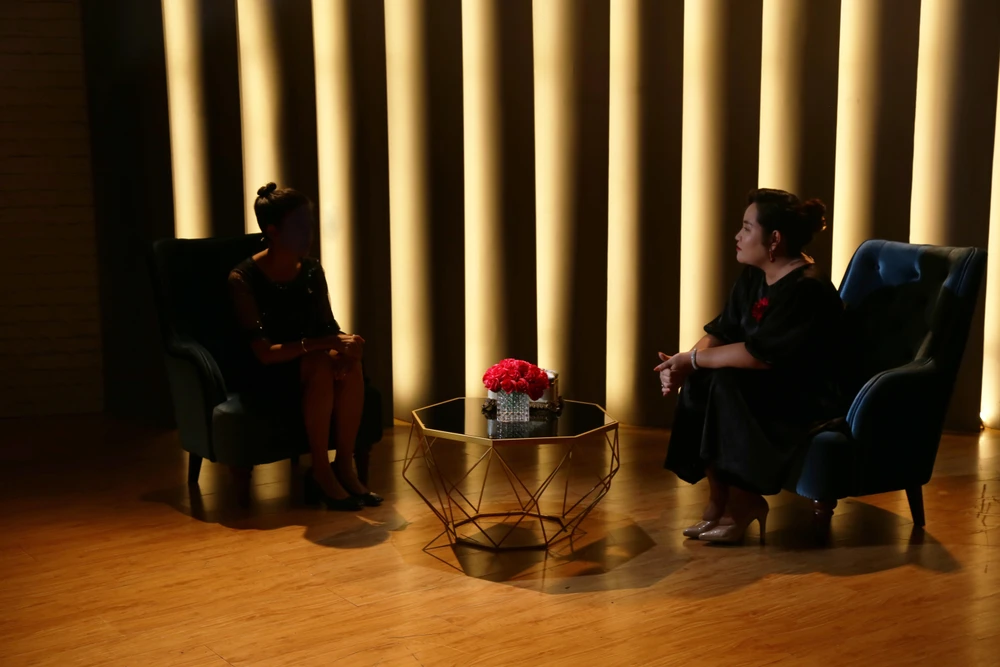 Chuyên gia tâm lý nghe câu chuyện của chị M.