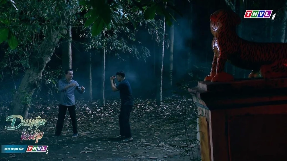 Thành tỉ thí với Hai Thiện. Thành tỉ thí với Hai Thiện.