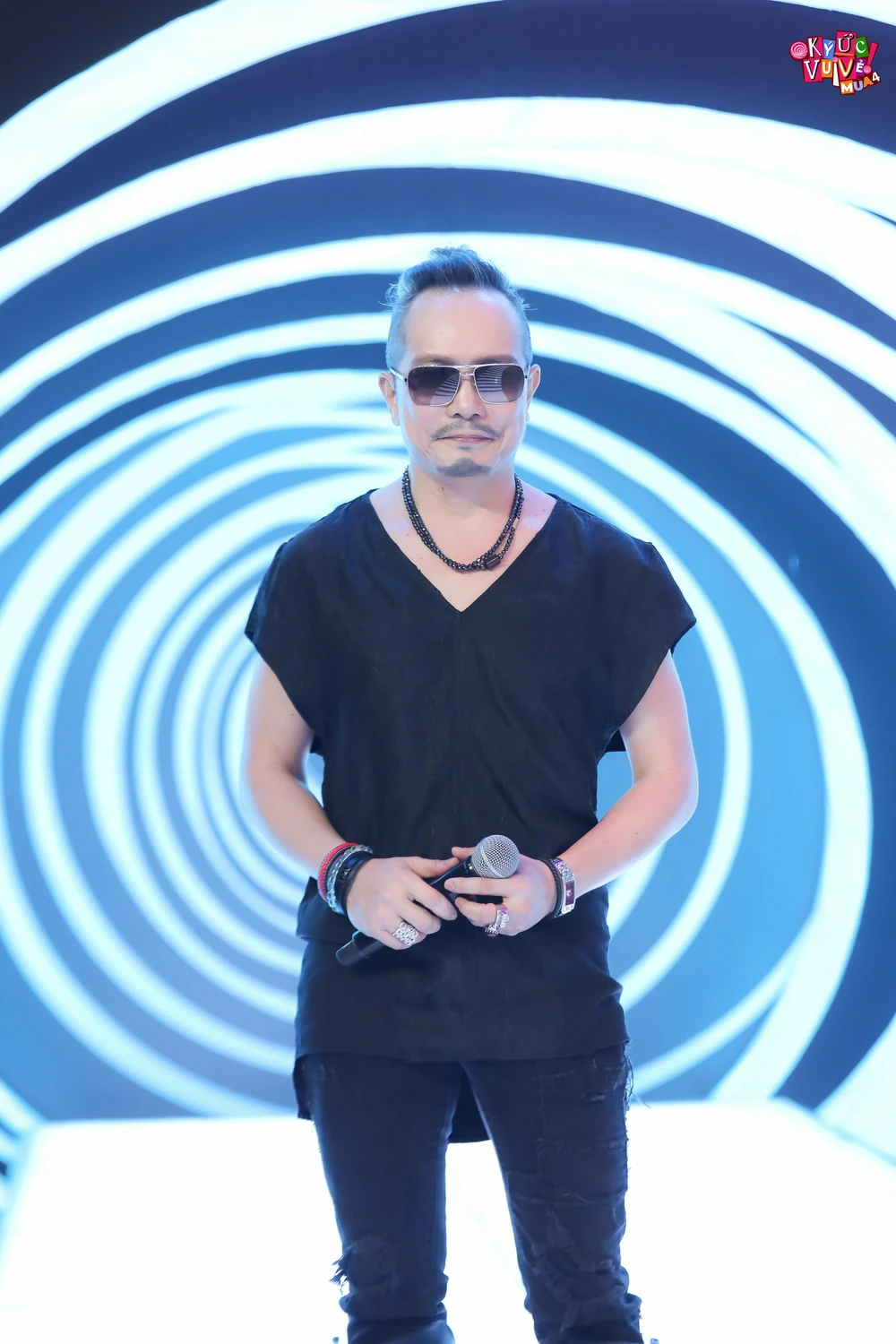 Jimmii Nguyễn xuất hiện tại chương trình. Ảnh: CTCC