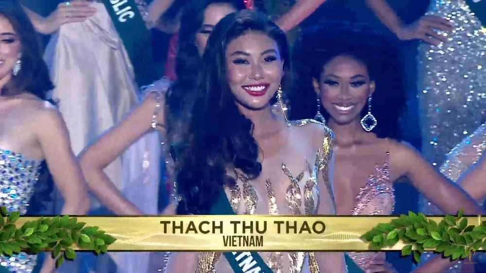Hình ảnh Thạch Thu Thảo trên sân khấu đêm chung kết Miss Earth. Hình ảnh Thạch Thu Thảo trên sân khấu đêm chung kết Miss Earth.