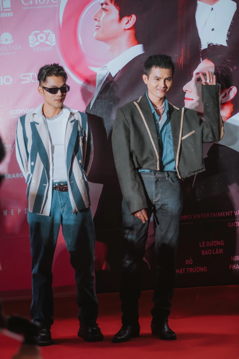 Hữu Thanh Tùng và Anh Tú. Hữu Thanh Tùng và Anh Tú.