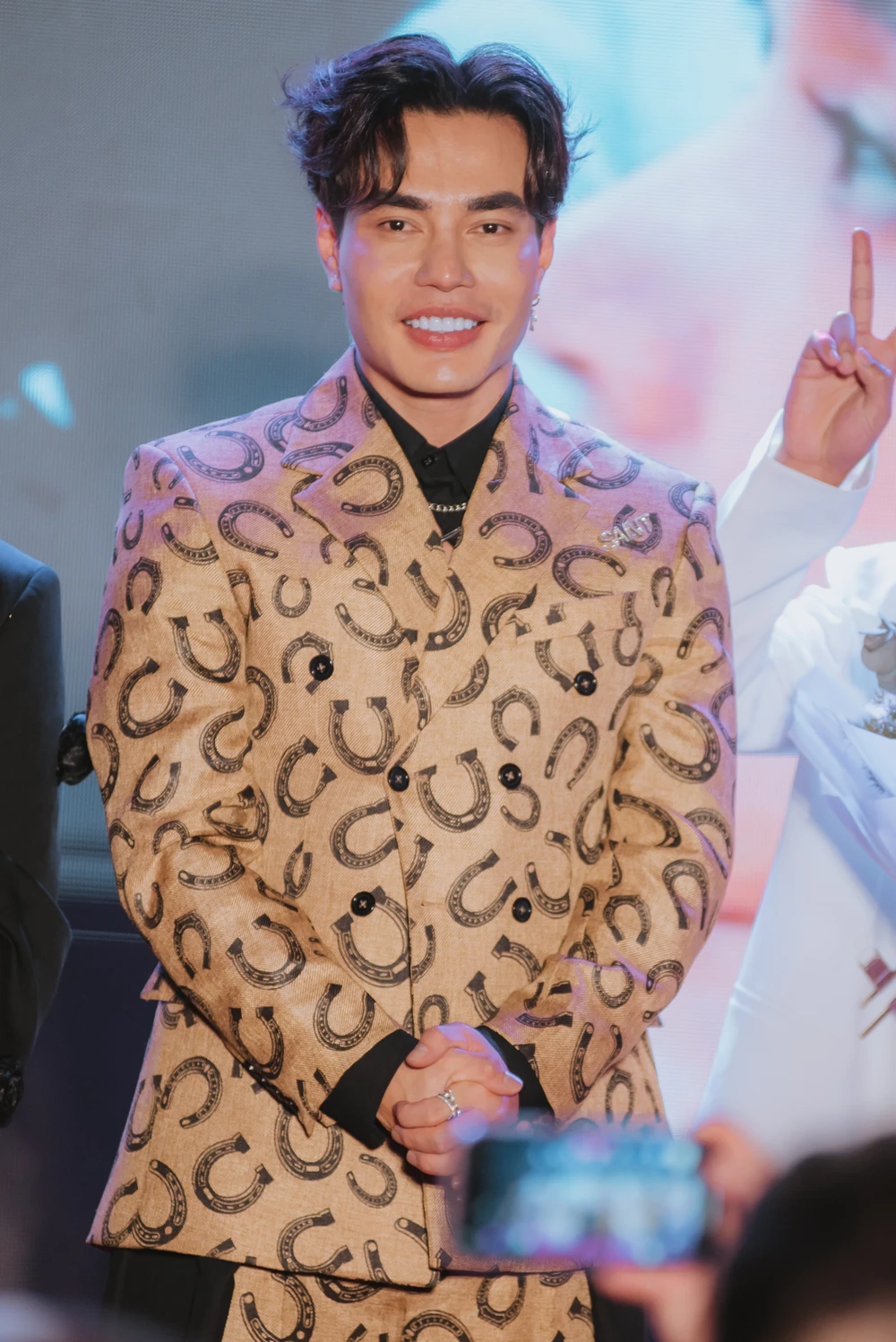 Hình ảnh Lê Dương Bảo lâm tại sự kiện. Hình ảnh Lê Dương Bảo lâm tại sự kiện.