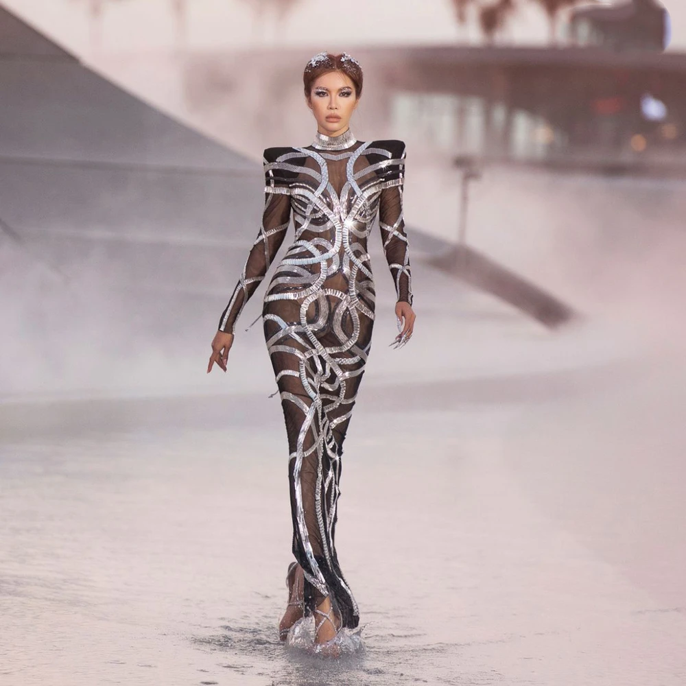 Siêu Mẫu Minh Tú.