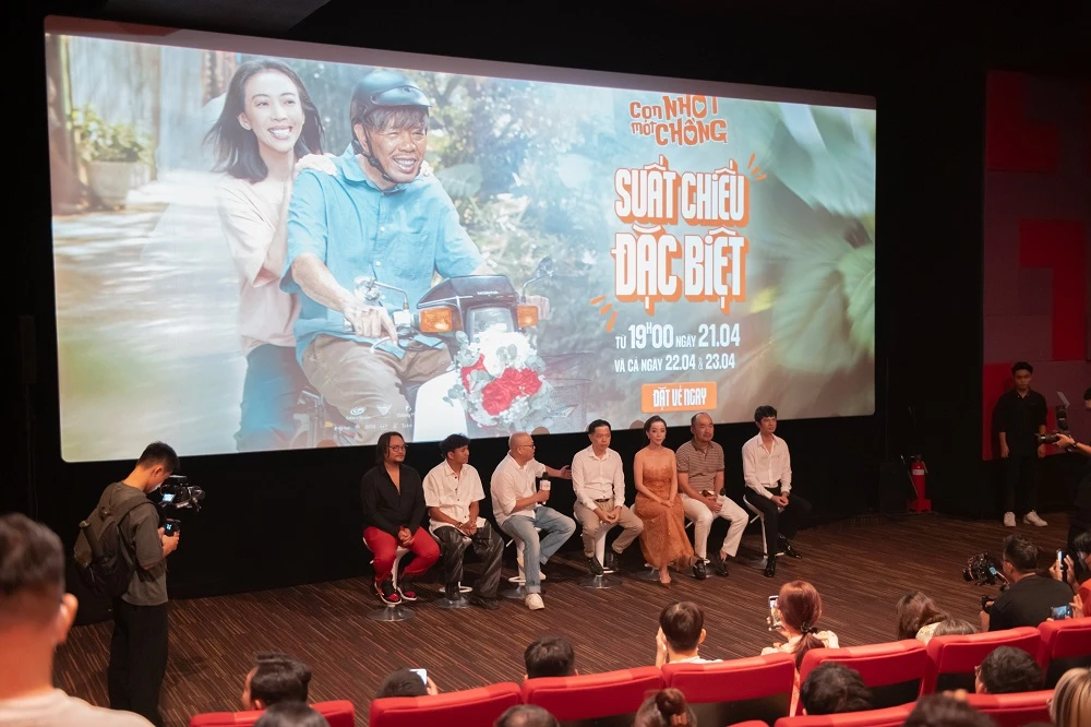 Các diễn viên chính của bộ phim. Ảnh: PHP