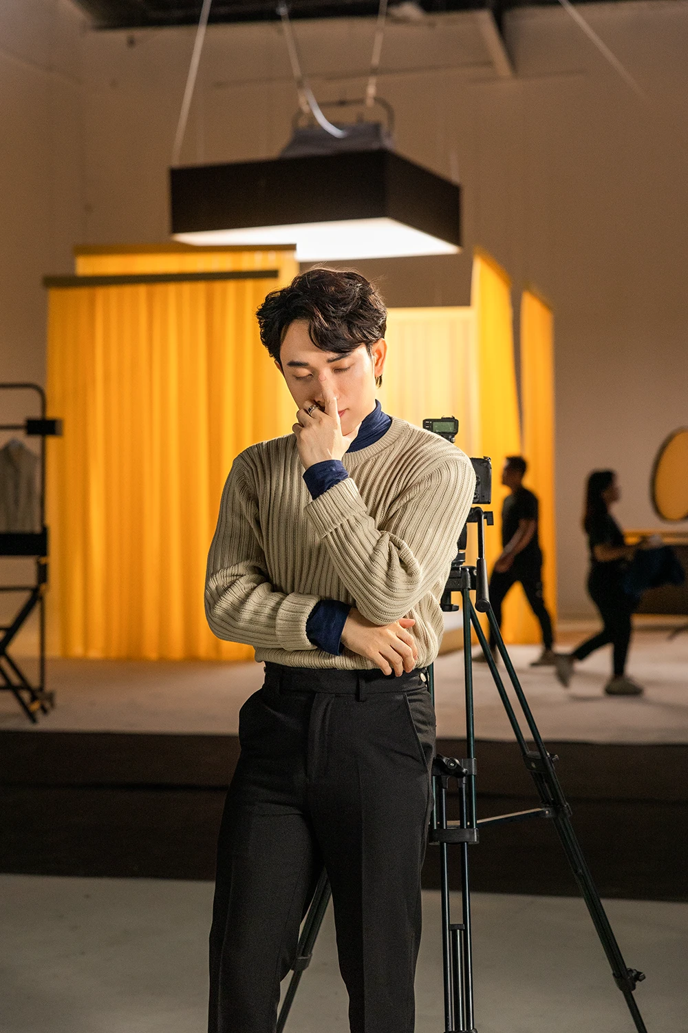 Dân mạng xôn xao Trúc Nhân ra mắt MV mới.