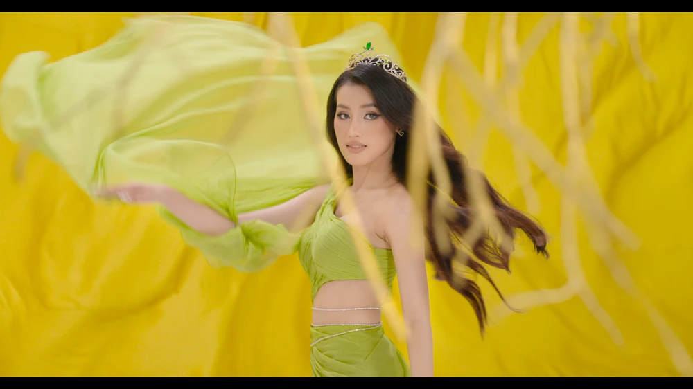 Á hậu Minh Thư. Á hậu Minh Thư.