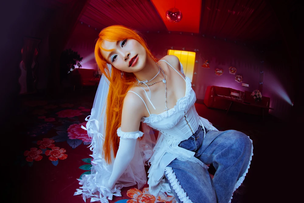 Ca sĩ Đông Nhi mang hình ảnh mới lạ trong MV mới. Ảnh: BTC Ca sĩ Đông Nhi mang hình ảnh mới lạ trong MV mới. Ảnh: BTC