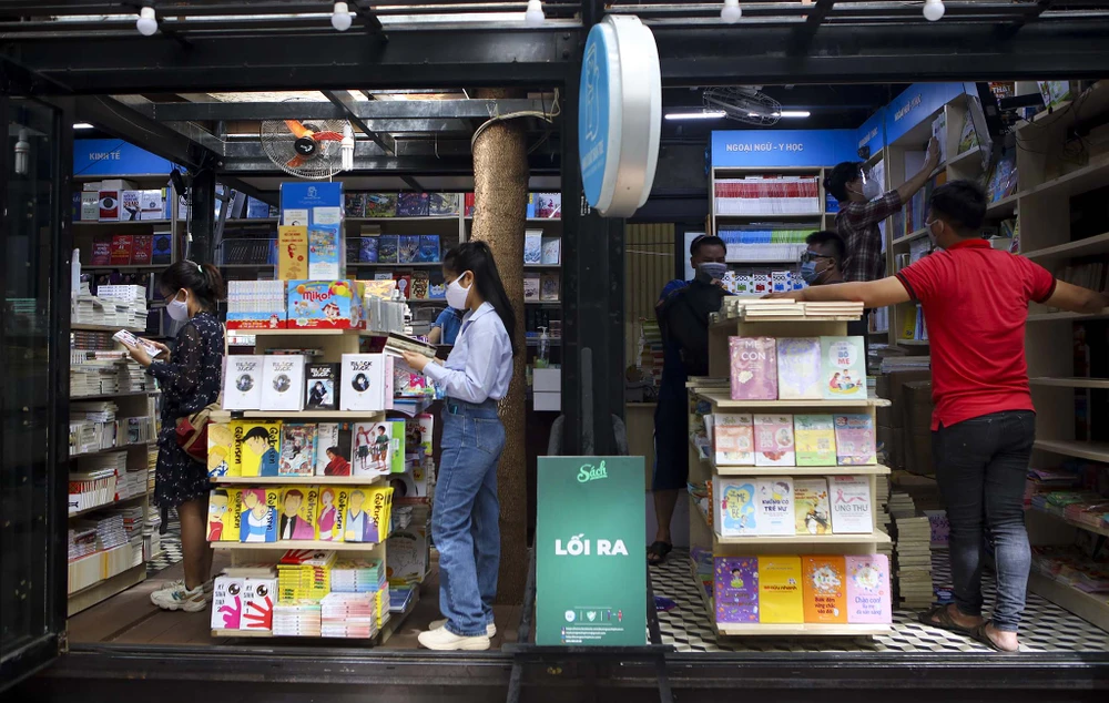 Mở cửa đường sách TP.HCM: Cuộc sống đang dần bình thường trở lại ảnh 7