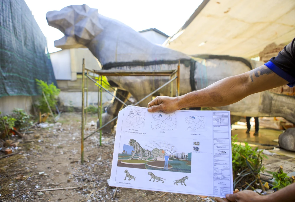 Hé lộ hình ảnh 'Chúa tể sơn lâm' tại đường hoa Nguyễn Huệ 2022 ảnh 6