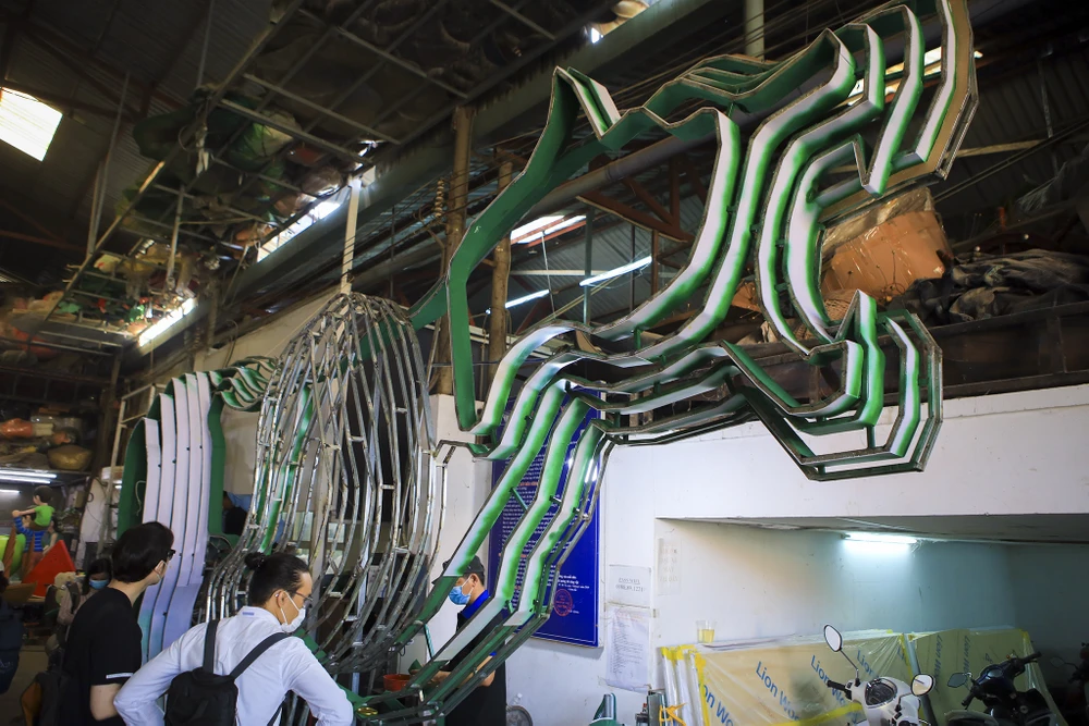 Hé lộ hình ảnh 'Chúa tể sơn lâm' tại đường hoa Nguyễn Huệ 2022 ảnh 5