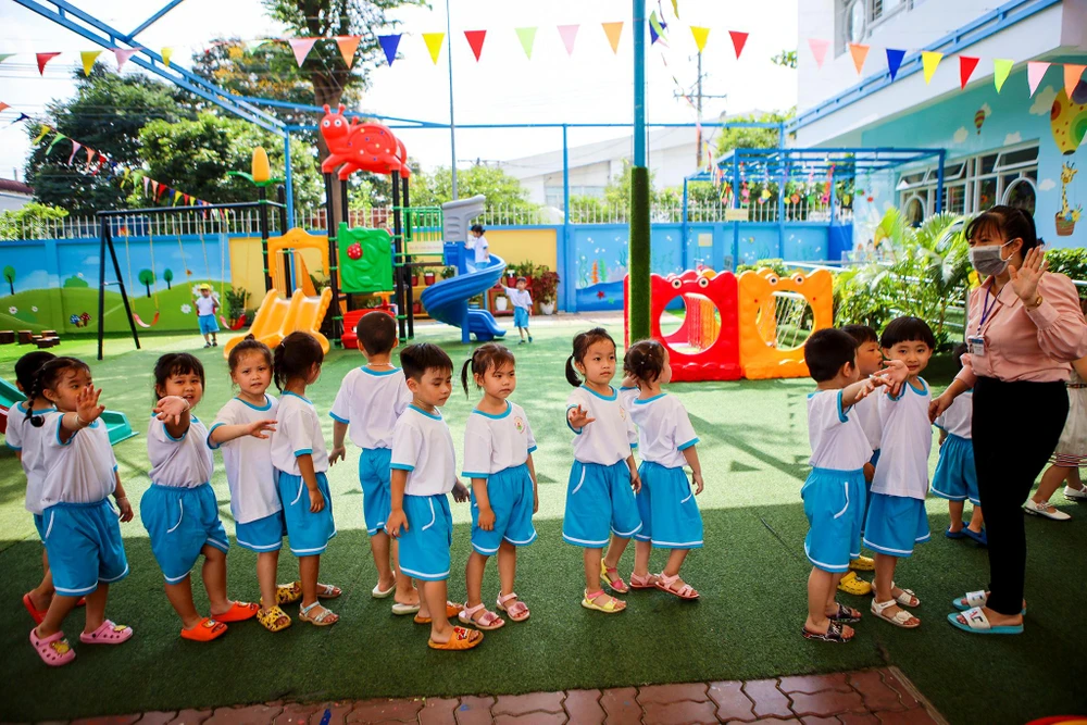 Bộ trưởng yêu cầu nhà trường lưu ý chăm sóc bù đắp cho các cháu bị xáo bị trộn địa bàn học tập do dịch bệnh.