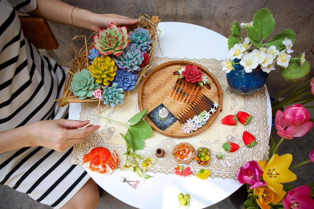 Trong tương lai, chị hướng tới mở rộng công việc, nhận dạy nghề cho những người có cùng đam mê.