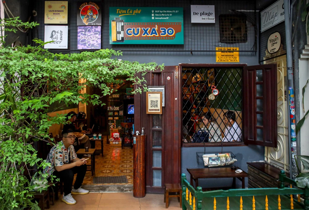 Quán cà phê Cư Xá 30 trên đường Ngô Thời Nhiệm, quận 3, TP.HCM