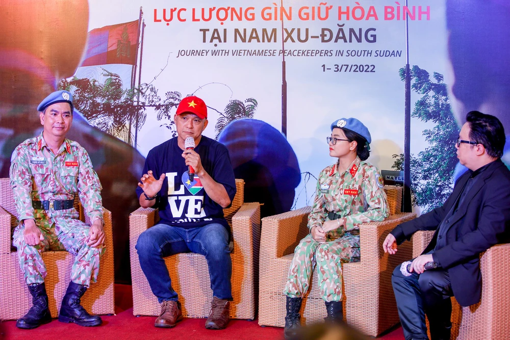 Chiến sĩ mũ nồi xanh tại Nam Sudan qua ống kính nghệ sĩ nhiếp ảnh Nguyễn Á ảnh 3 Chiến sĩ mũ nồi xanh tại Nam Sudan qua ống kính nghệ sĩ nhiếp ảnh Nguyễn Á ảnh 3