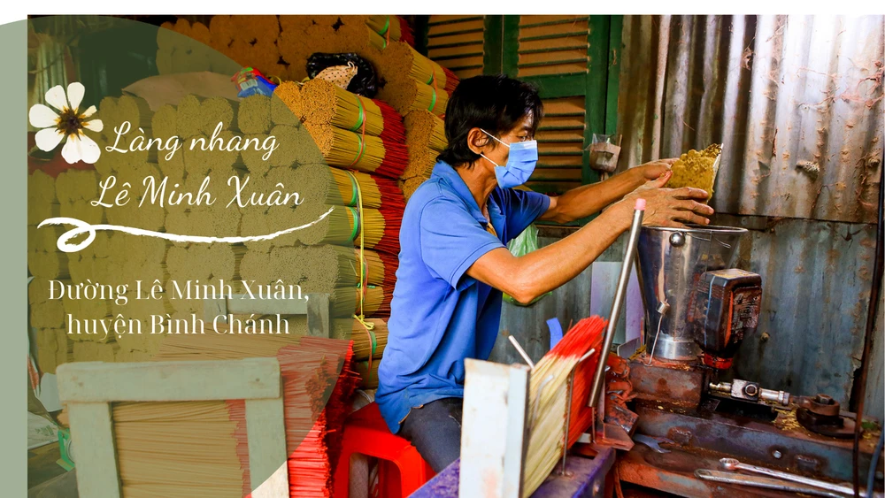 Tốp 10 địa điểm check-in thú vị nhất TP.HCM - Làng nhang Lê Minh Xuân. Ảnh: Nguyệt Nhi