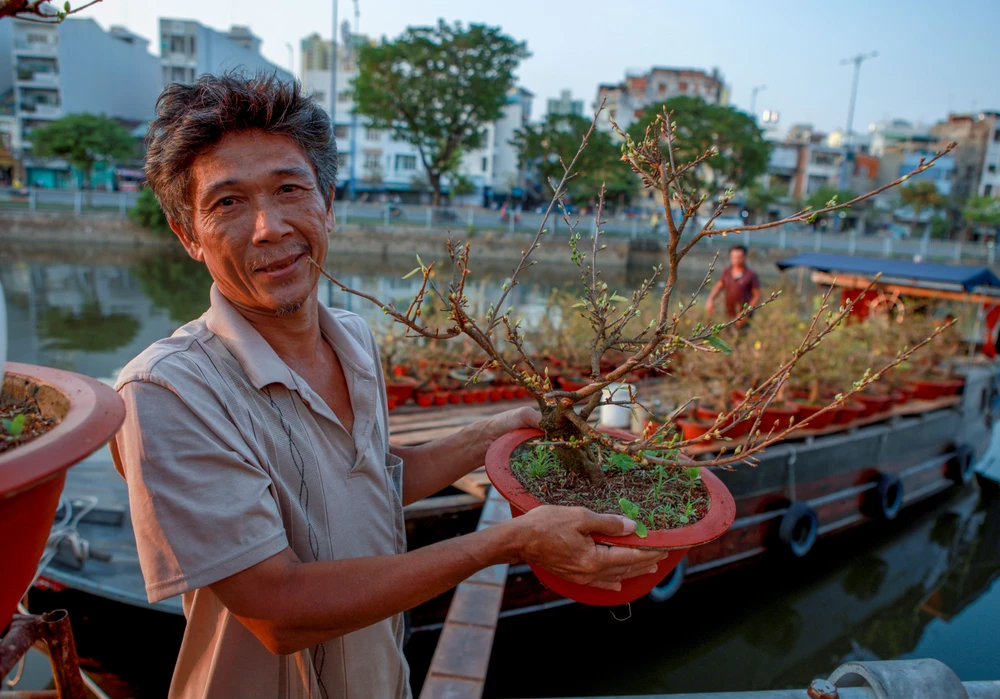 Thuyền hoa cập Bến Bình Đông, nhà vườn ngập tràn hy vọng