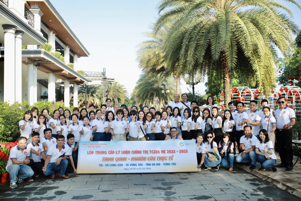 Hoc-vien-can-bo-TPHCM