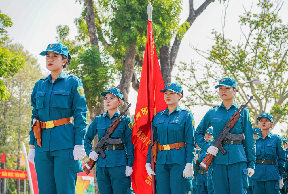 Hơn 100 nữ dân quân TP.HCM huấn luyện trước ngày kỷ niệm quan trọng của đất nước