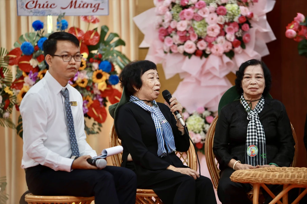 Những bông hoa trên tuyến lửa 1C