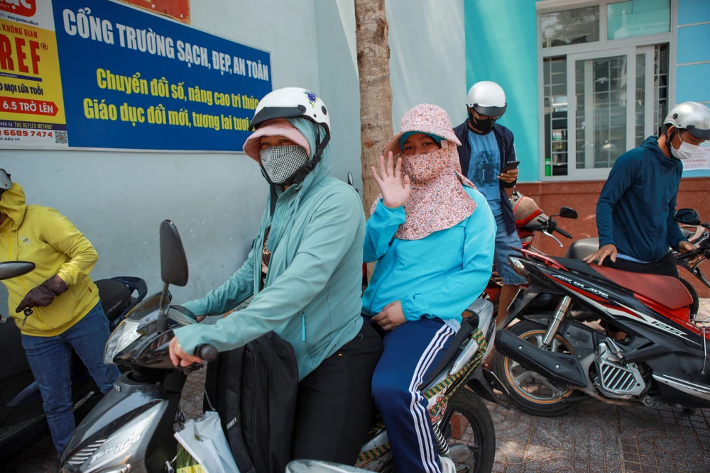 tranh-nong-giua-sai-gon (16).jpg