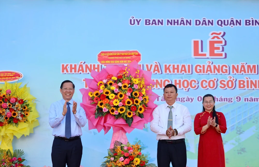 Lễ khai giảng năm học mới của trường THCS đầu tiên phường Bình Trị Đông B