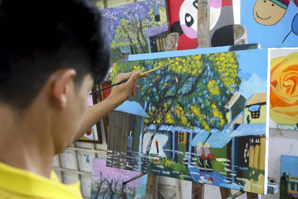 Người thầy giúp học trò đặc biệt vẽ ước mơ