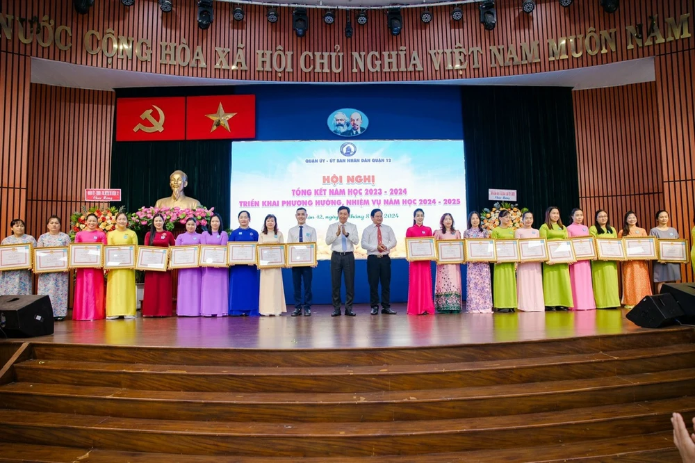 giao-vien-mam-non (3).JPG