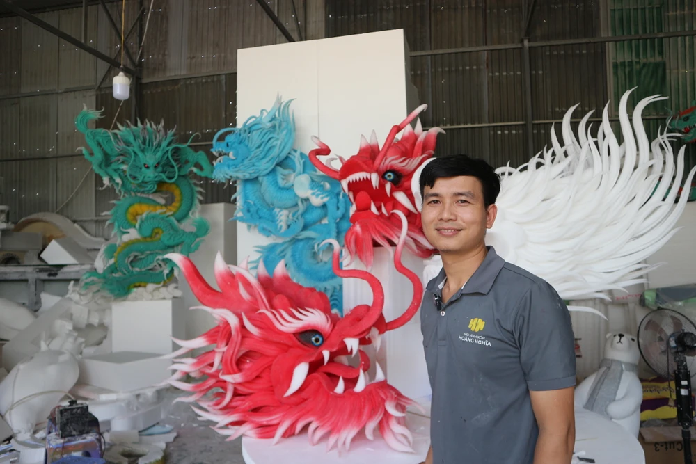 Độc đáo chàng trai làm mô hình xốp sống động kiếm tiền trăm triệu