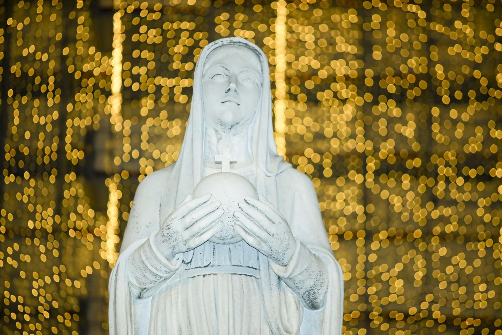 Không khí giáng sinh tấp nập trên đường phố Sài Gòn