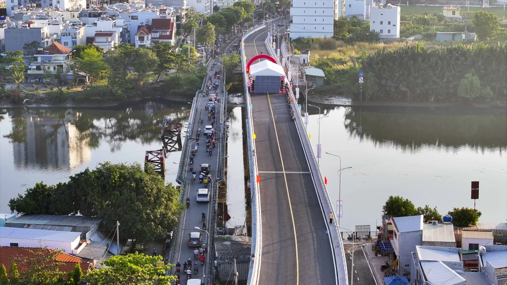 cau-phuoc-long (1).jpg