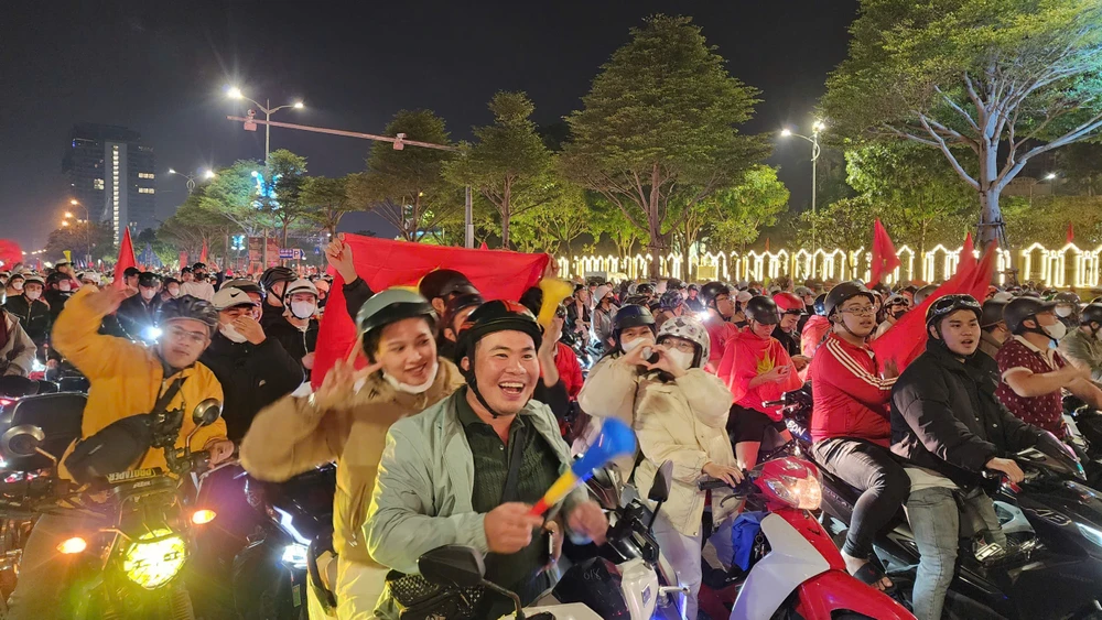 Tuyen-Viet-Nam-Da-Nang (2).jpg