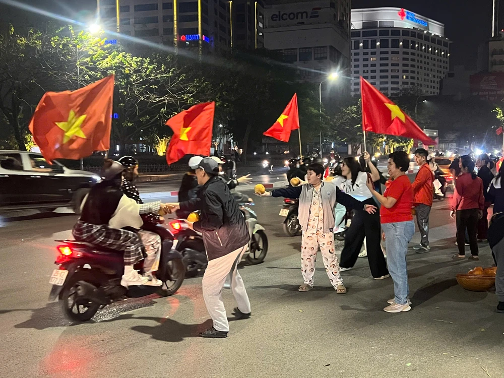 Tuyen-Viet-Nam-Ha-Noi (2).jpg