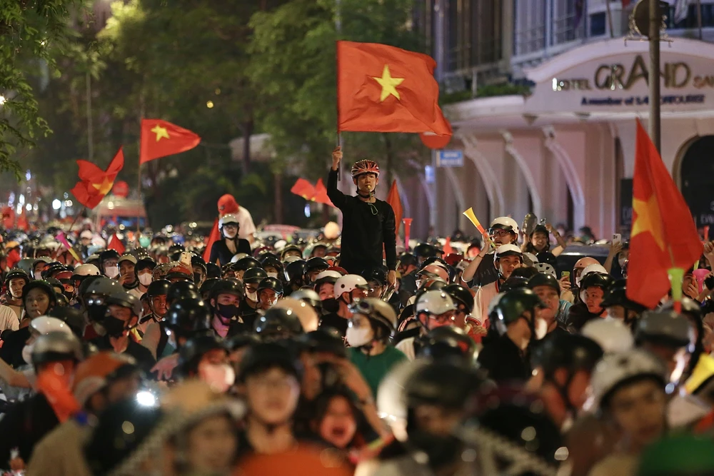 Tuyen-Viet-Nam-HaNoi (1).jpg