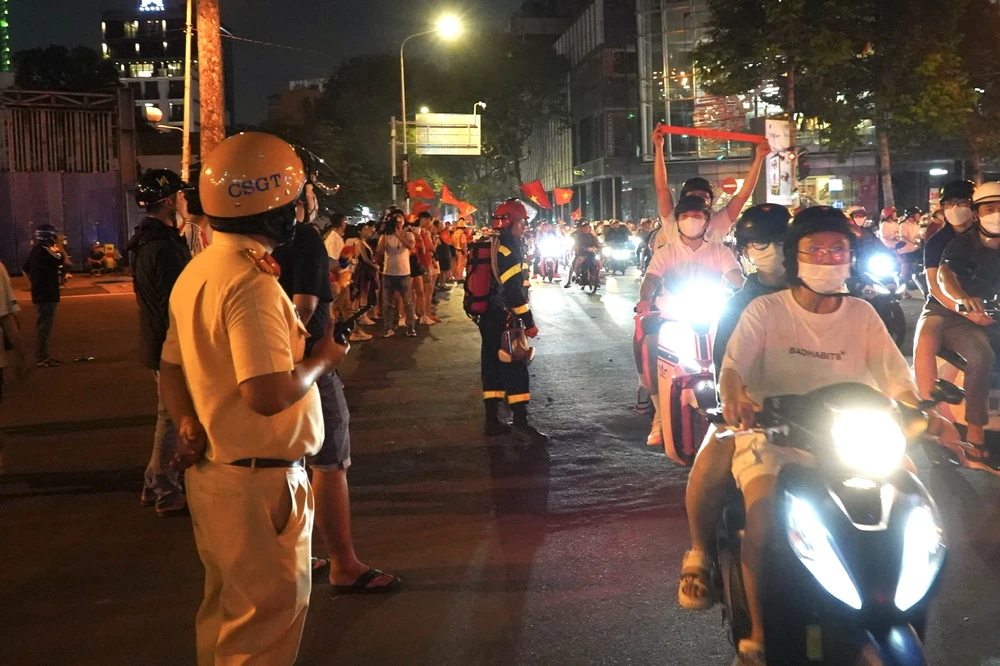 Tuyen-Viet-Nam-TPHCM (17).jpg