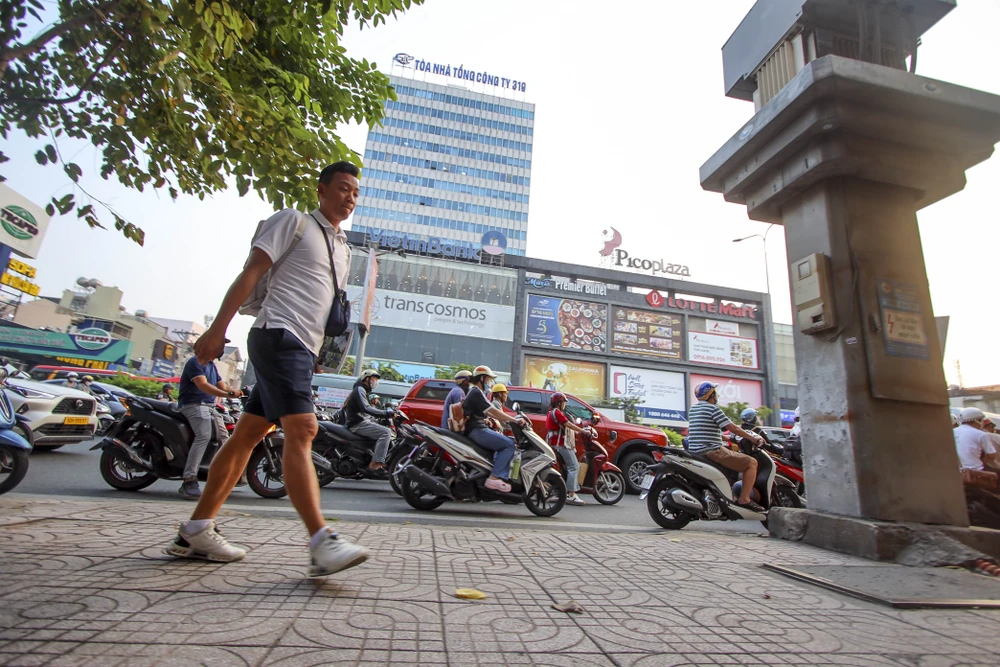 TP.HCM: Vỉa hè thông thoáng hơn nhờ mức phạt vi phạm tăng gấp 10 lần