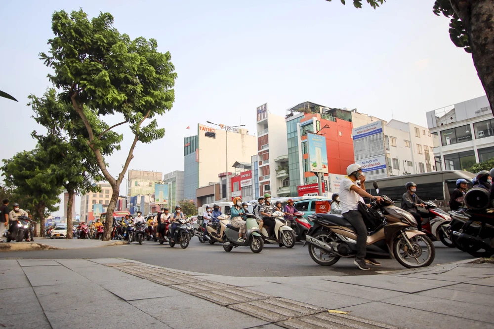 TP.HCM: Vỉa hè thông thoáng hơn nhờ mức phạt vi phạm tăng gấp 10 lần