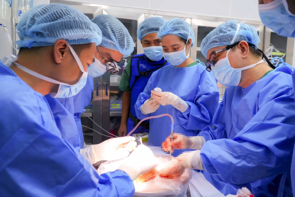 TP.HCM: Ca ghép gan đặc biệt, người cháu tặng cậu một cuộc đời mới