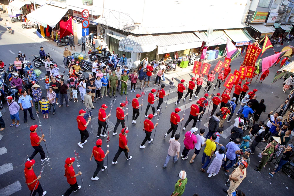 Tet-Nguyen-tieu-le-hoi-nghinh-ong (6).jpg