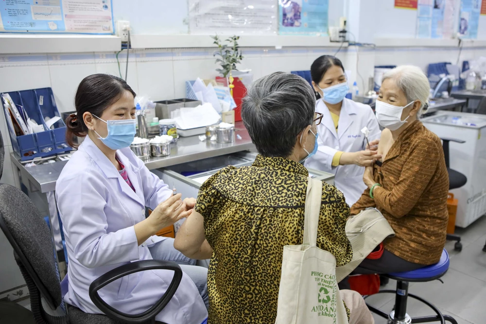 tiem-vaccine-cum (4).jpg