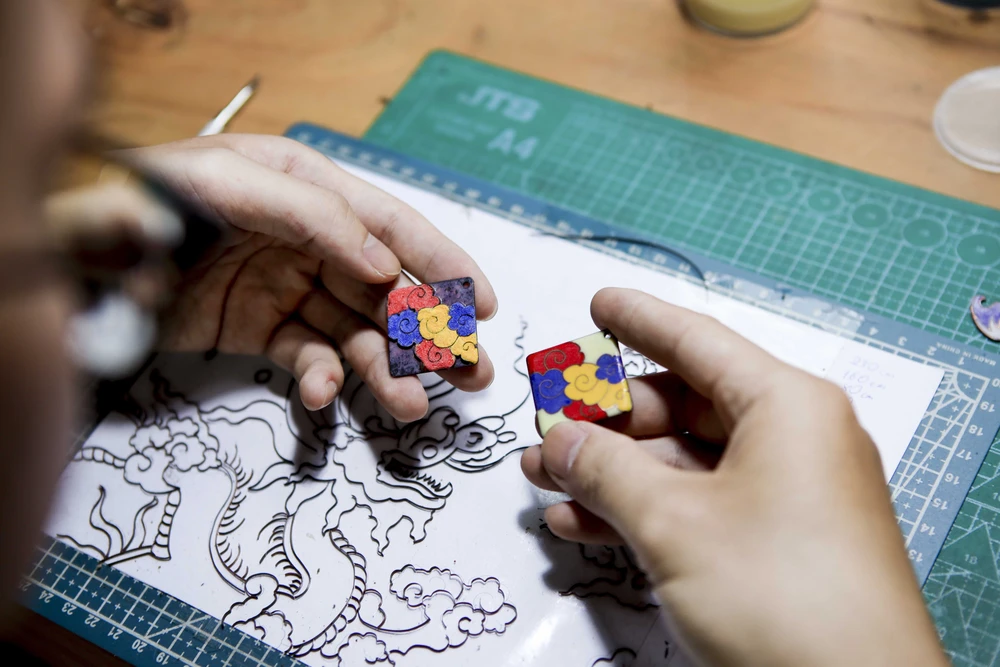 9X Sài Gòn chinh phục nghệ thuật pháp lam thất truyền