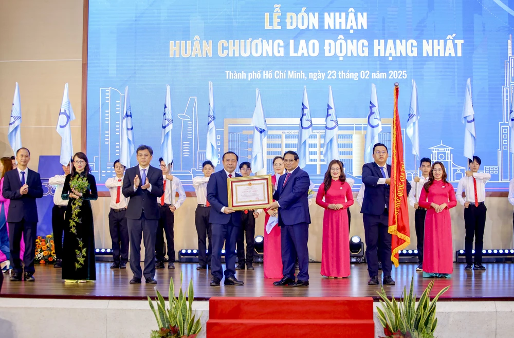 Đại-học-Quoc-gia-tp (13).jpg