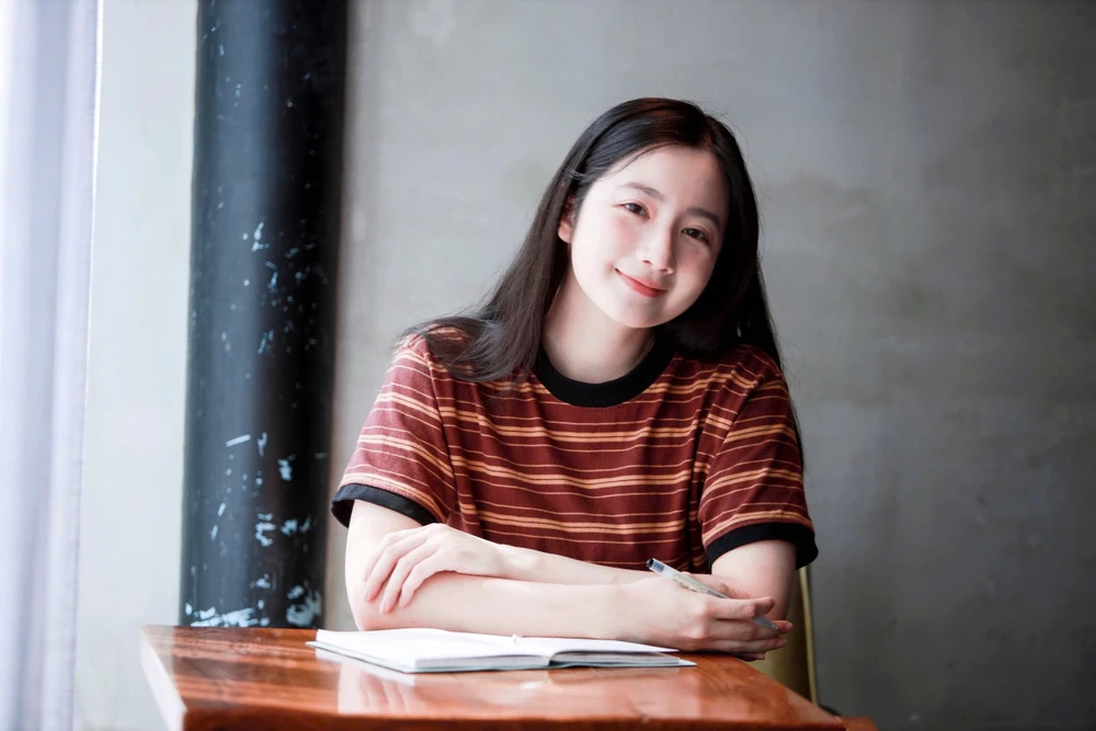 Chân dung gen Z ngoài đời thực được ví giống Nam Phương Hoàng hậu