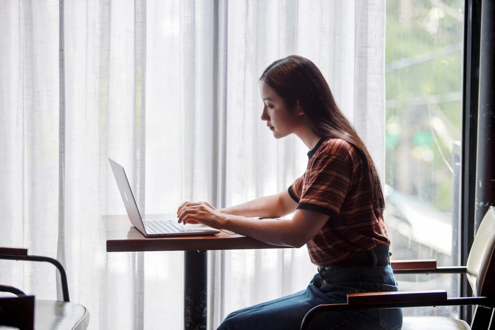 Chân dung gen Z ngoài đời thực được ví giống Nam Phương Hoàng hậu