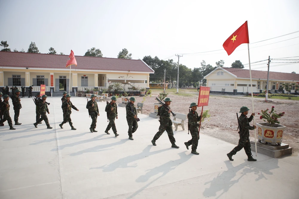 môi trường quân ngũ