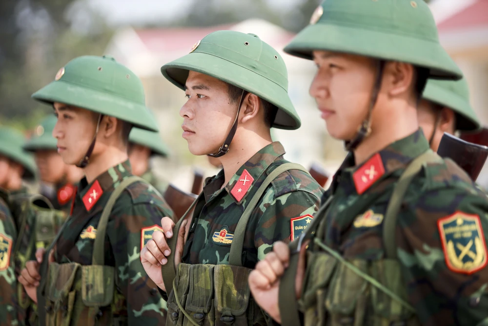 môi trường quân ngũ