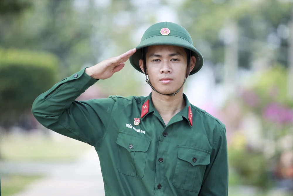 môi trường quân ngũ