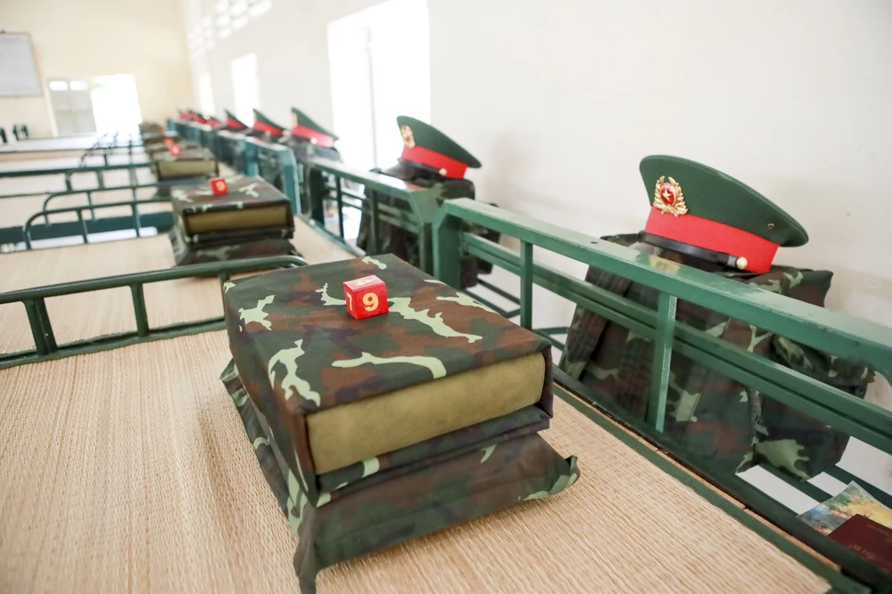 môi trường quân ngũ