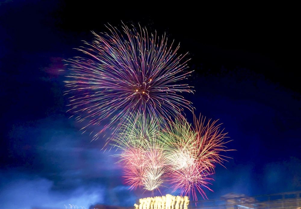 Chương trình nghệ thuật Sắc màu thành phố mang tên Bác (1).jpg