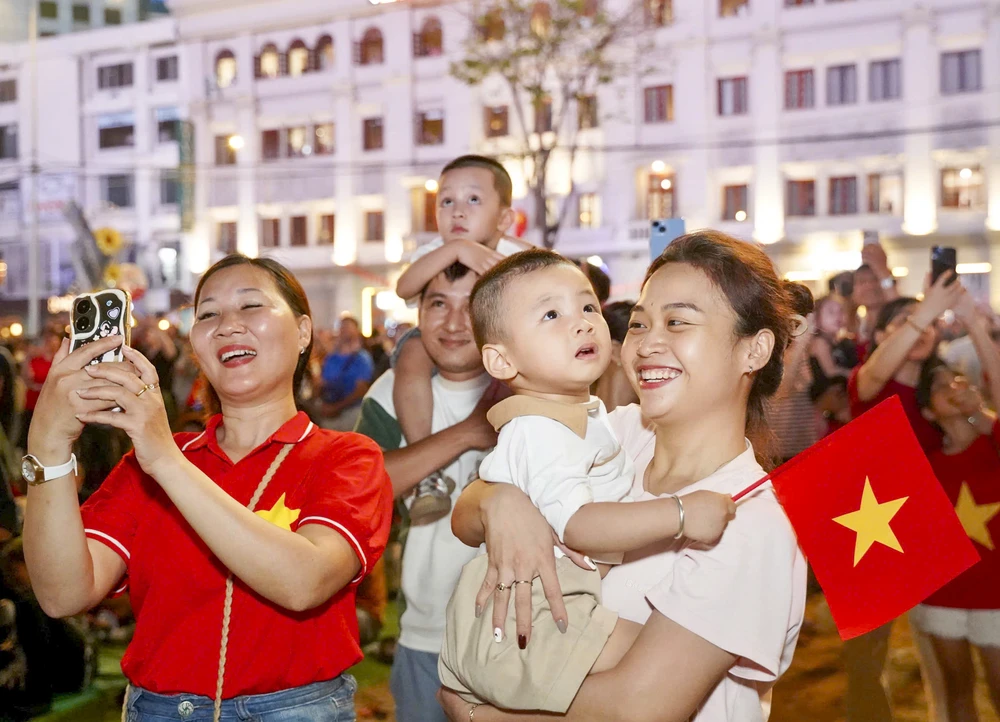 Chương trình nghệ thuật Sắc màu thành phố mang tên Bác (20).jpg