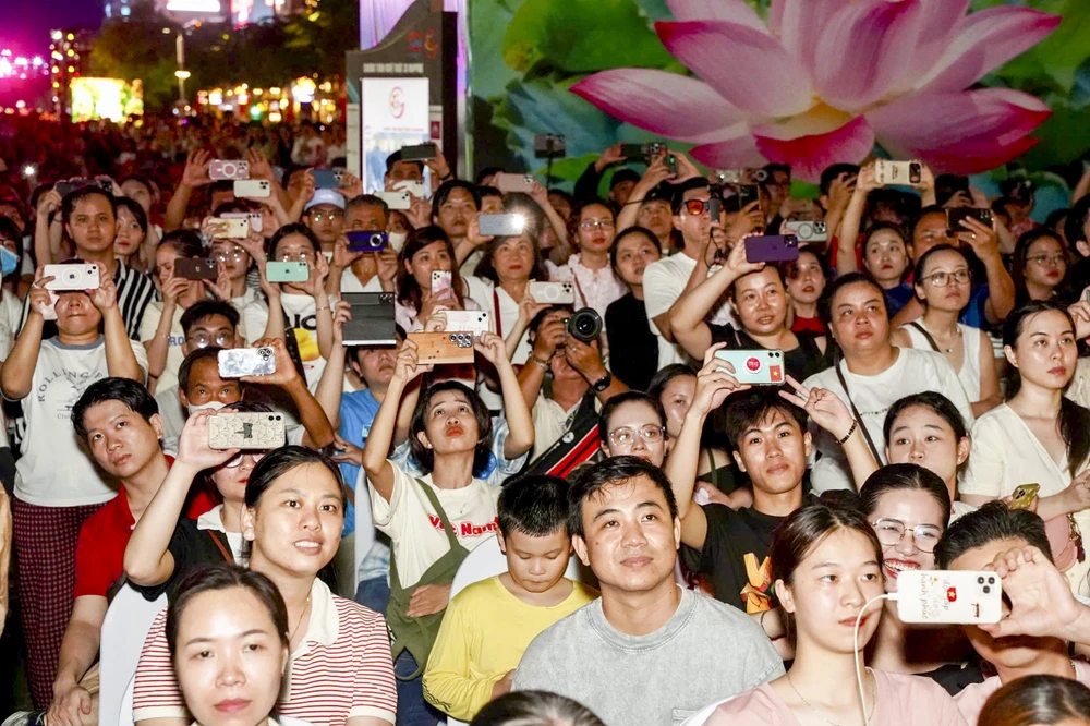 Chương trình nghệ thuật Sắc màu thành phố mang tên Bác (6).jpg